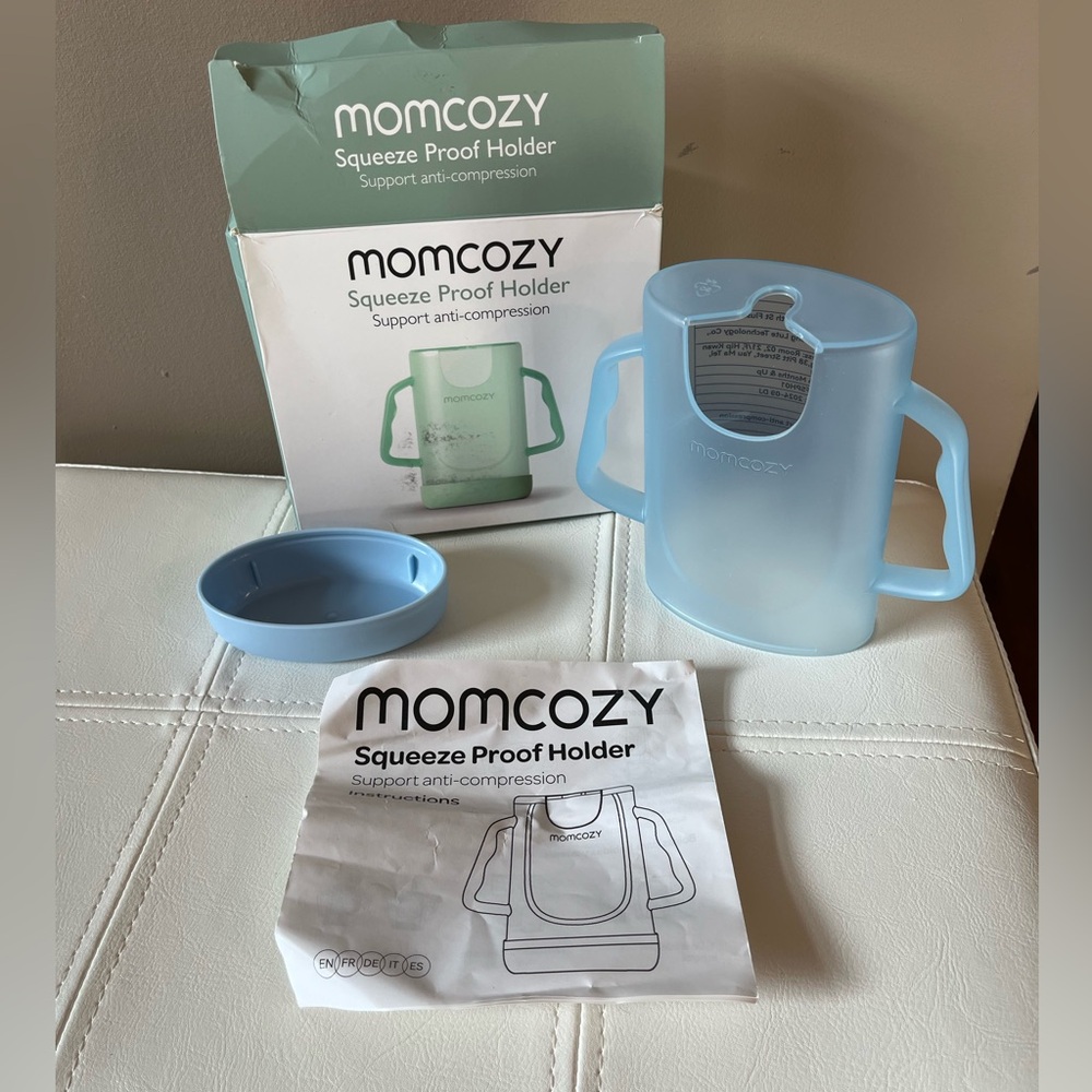 Momcozy Blue Squeeze Proof Holder